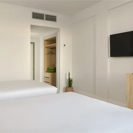 Melia Hotel *